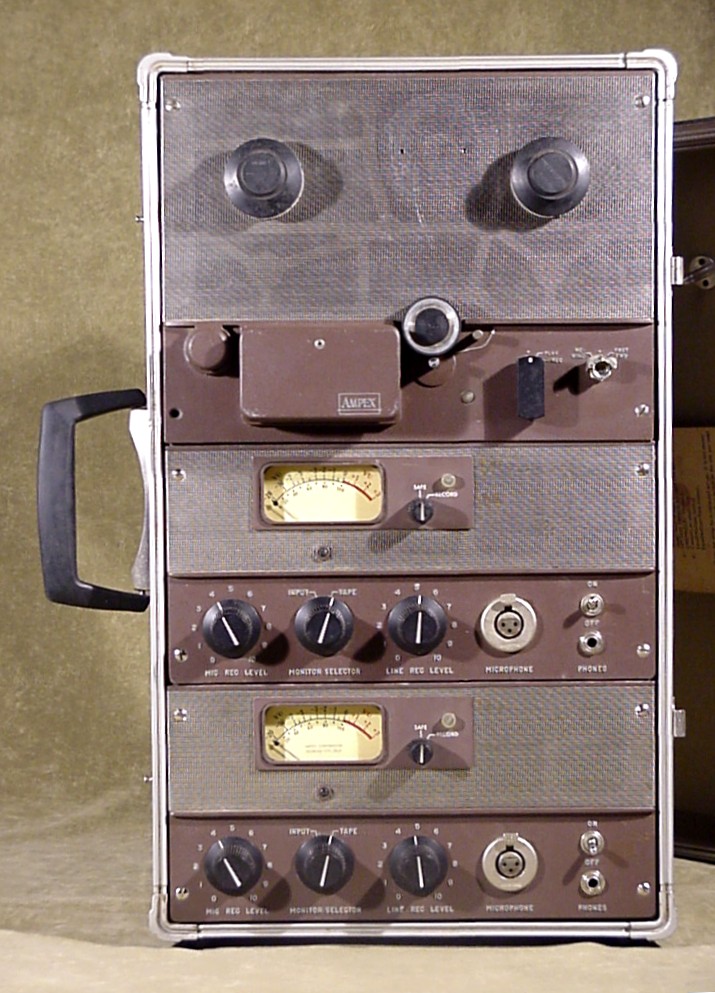 Ampex 602 Stereo Portable Tape Recorder W. Vacuum Tube Mic Guitar Pre 