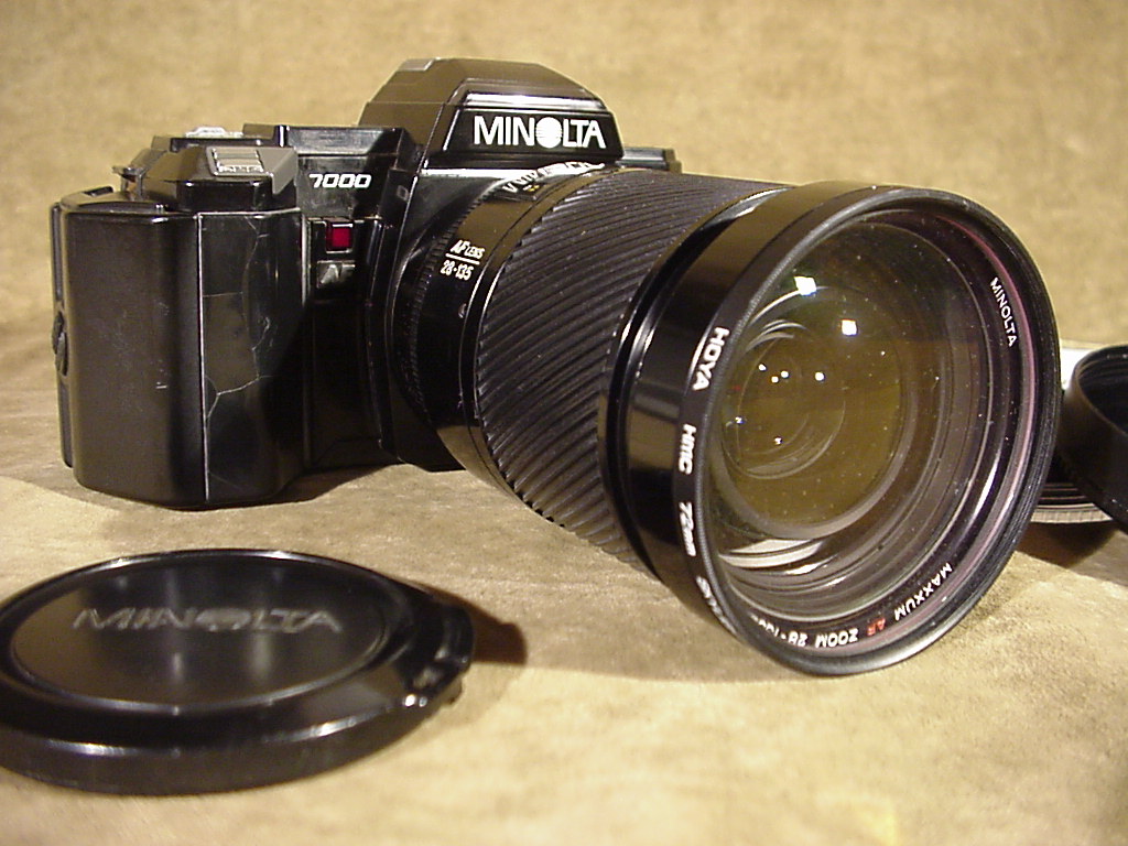 SONY MINOLTA MAXXUM AF 28 135MM ZOOM LENS 14 & CAMERA 7000 SLR DSLR 