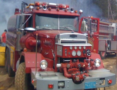 Fire-Engine-fighting-the-fire